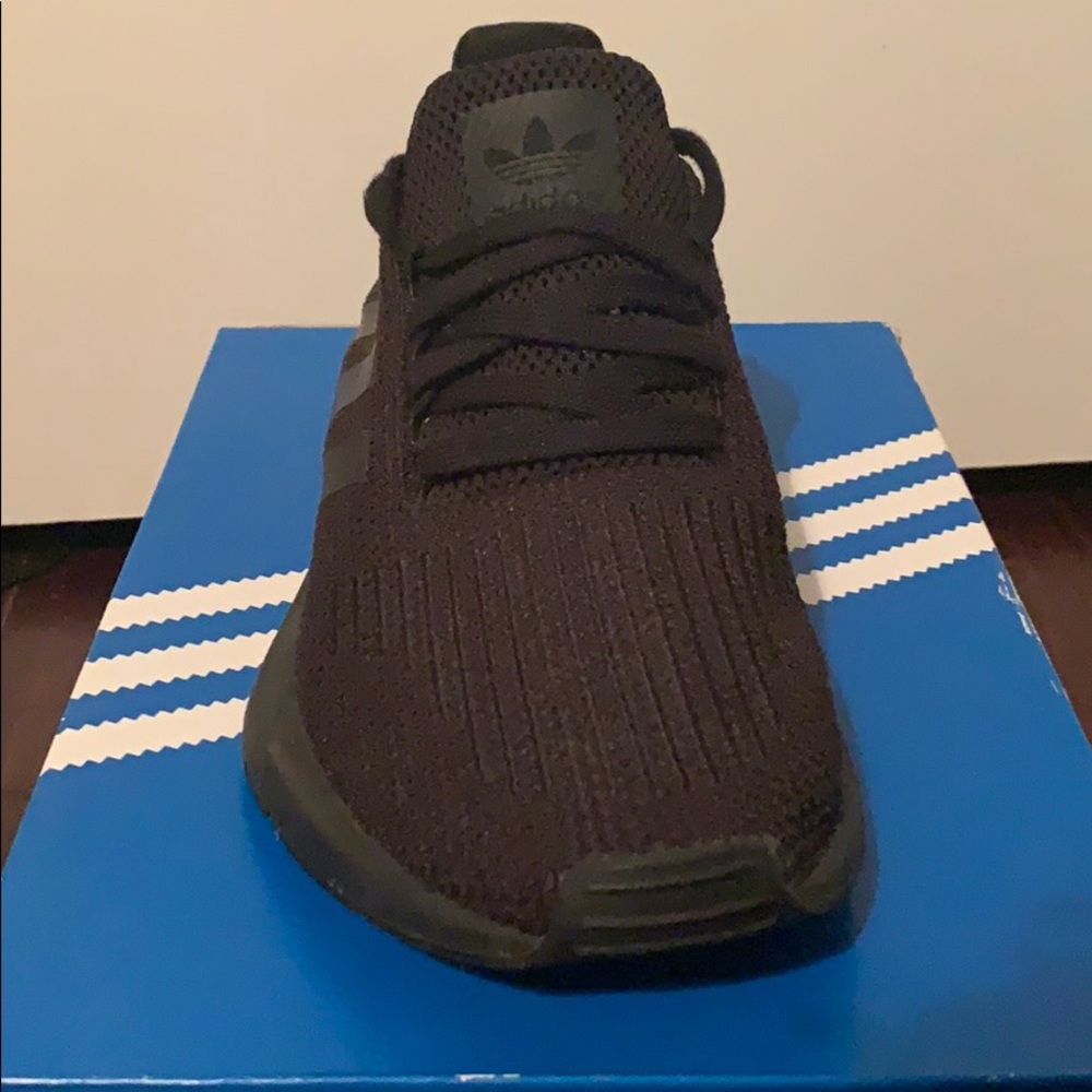 Adidas - Picture 2 of 3